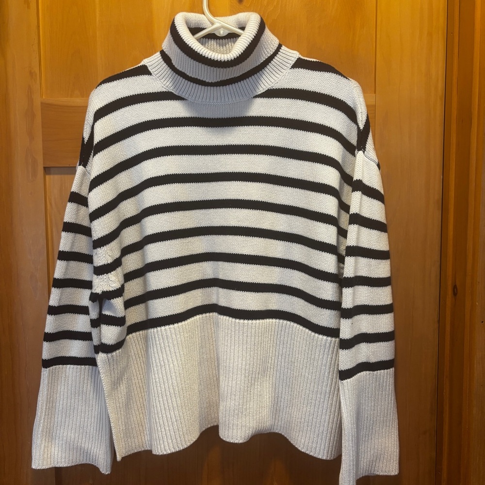 GAP Monochrome Striped Knit Sweater